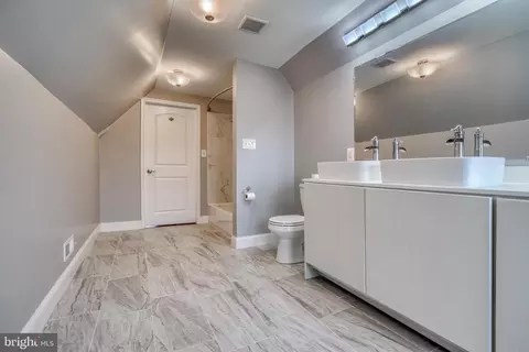 Bath - 207 Maple Ave, Dundalk, MD 21222 photo 6 of 10