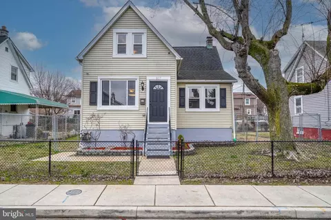 Exterior - 207 Maple Ave, Dundalk, MD 21222 photo 2 of 11