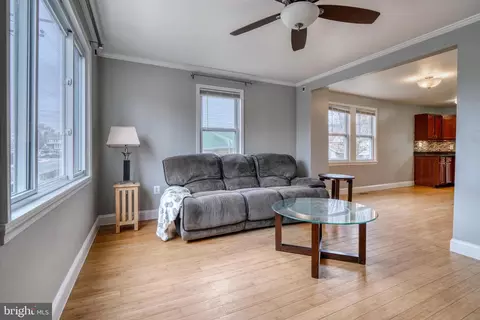 Living - 207 Maple Ave, Dundalk, MD 21222 photo 1 of 4
