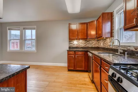 Kitchen - 207 Maple Ave, Dundalk, MD 21222 photo 7 of 8