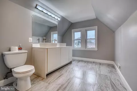 Bath - 207 Maple Ave, Dundalk, MD 21222 photo 5 of 10