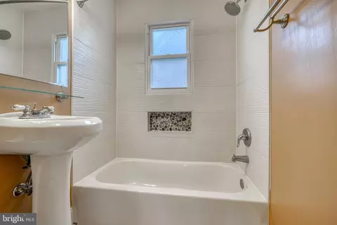Bath - 207 Maple Ave, Dundalk, MD 21222 photo 2 of 10