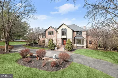 910 Hillstead Dr, Lutherville Timonium, MD 21093