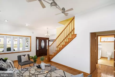 Living - 1304 Shore Rd, Middle River, MD 21220 photo 5 of 12