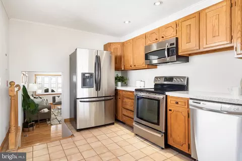 Kitchen - 1304 Shore Rd, Middle River, MD 21220 photo 4 of 5