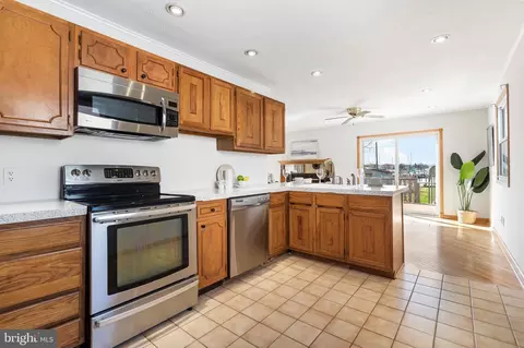 Kitchen - 1304 Shore Rd, Middle River, MD 21220 photo 1 of 5