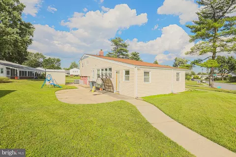 Exterior - 6801 Chippewa Dr, Baltimore, MD 21209 photo 7 of 14