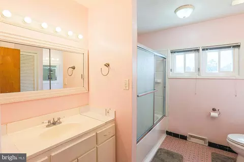 Bath - 6801 Chippewa Dr, Baltimore, MD 21209 photo 1 of 2