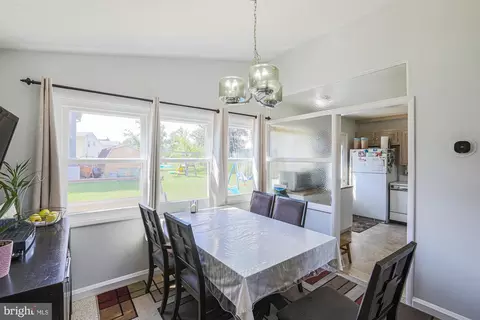 Dining - 6801 Chippewa Dr, Baltimore, MD 21209 photo 2 of 3