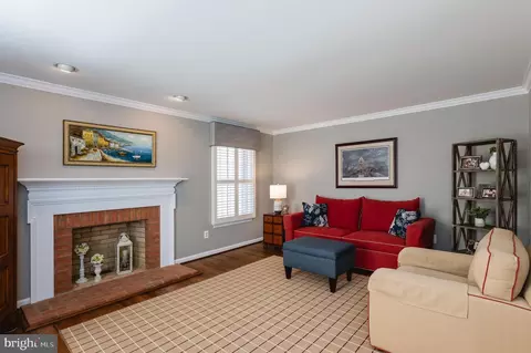 Living - 10 Brocster Ct, Phoenix, MD 21131 photo 2 of 13