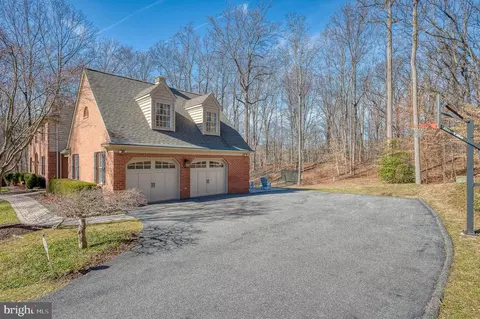 Exterior - 10 Brocster Ct, Phoenix, MD 21131 photo 7 of 26