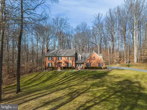 10 Brocster Ct, Phoenix, MD 21131