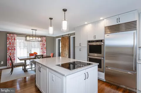 Kitchen - 10 Brocster Ct, Phoenix, MD 21131 photo 4 of 8
