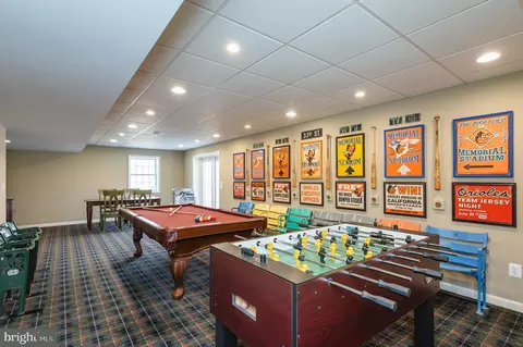 Living - 10 Brocster Ct, Phoenix, MD 21131 photo 11 of 13