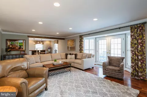 Living - 10 Brocster Ct, Phoenix, MD 21131 photo 7 of 13