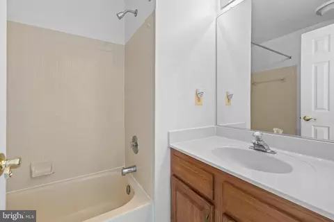 Bath - 29 Open Gate Ct, Nottingham, MD 21236 photo 3 of 4