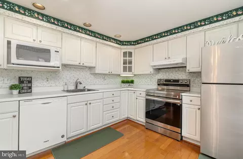 Kitchen - 9112 Deviation Rd, Nottingham, MD 21236 photo 3 of 6