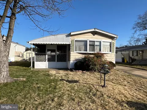 3537 Dahlia Ln, Middle River, MD 21220