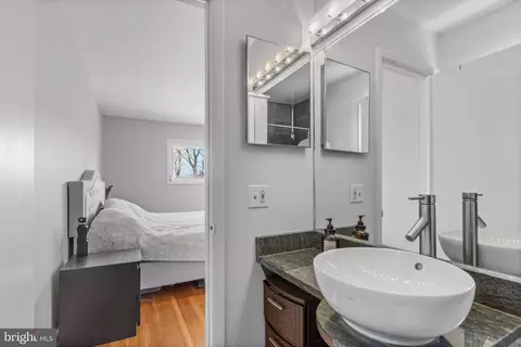 Bath - 2212 Shefflin Ct, Baltimore, MD 21209 photo 1 of 5