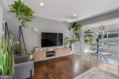 Living - 2212 Shefflin Ct, Baltimore, MD 21209 photo 3 of 6