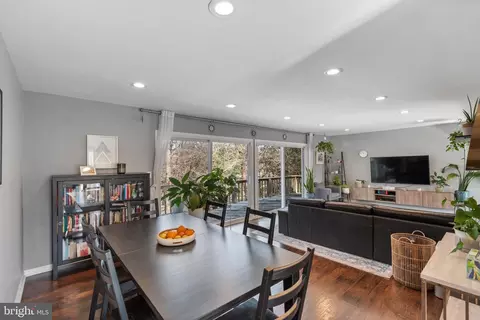 Dining - 2212 Shefflin Ct, Baltimore, MD 21209 photo 2 of 3