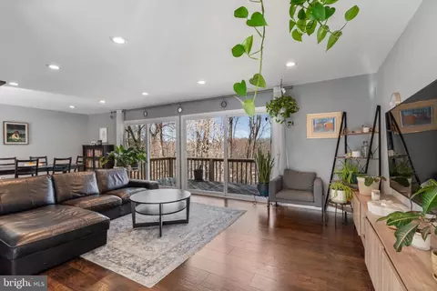 Living - 2212 Shefflin Ct, Baltimore, MD 21209 photo 2 of 6