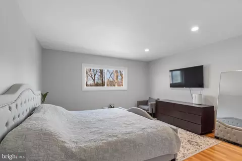 Bedroom - 2212 Shefflin Ct, Baltimore, MD 21209 photo 2 of 4