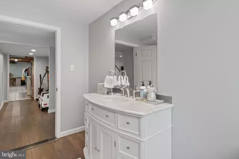 Bath - 2212 Shefflin Ct, Baltimore, MD 21209 photo 5 of 5