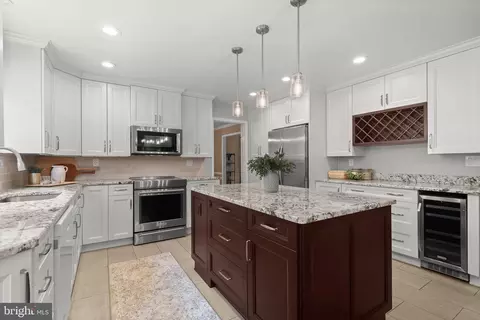 3 Holly Berry Ct, Glen Arm, MD 21057