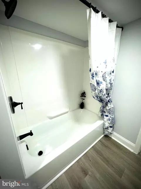 Bath - 1004 Overbrook Rd, Idlewylde, MD 21239 photo 6 of 7