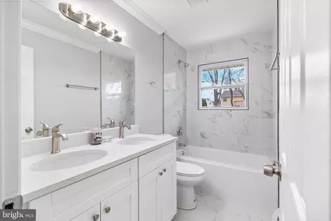 Bath - 3135 Rheims Rd, Windsor Mill, MD 21244 photo 1 of 4