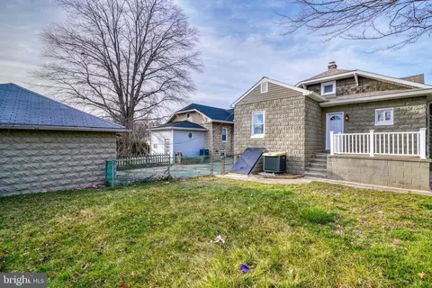 Exterior - 2215 Sulphur Spring Rd, Halethorpe, MD 21227 photo 5 of 8
