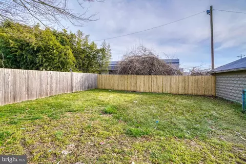 Exterior - 2215 Sulphur Spring Rd, Halethorpe, MD 21227 photo 7 of 8
