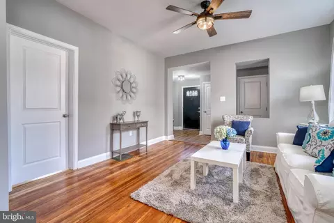 Living - 2215 Sulphur Spring Rd, Halethorpe, MD 21227 photo 6 of 6
