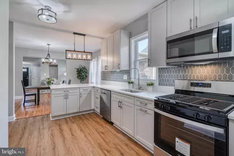 Kitchen - 2215 Sulphur Spring Rd, Halethorpe, MD 21227 photo 3 of 4