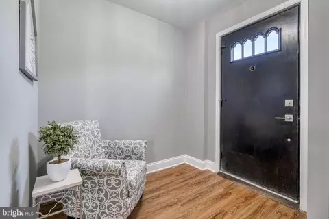 Living - 2215 Sulphur Spring Rd, Halethorpe, MD 21227 photo 2 of 6