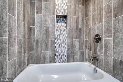 Bath - 2215 Sulphur Spring Rd, Halethorpe, MD 21227 photo 10 of 12