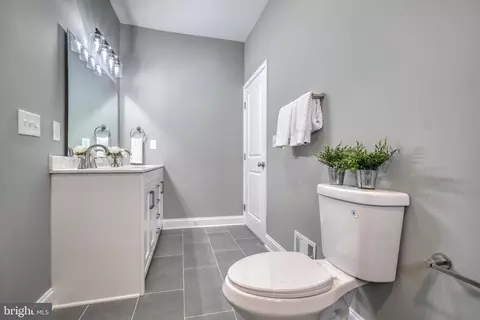 Bath - 2215 Sulphur Spring Rd, Halethorpe, MD 21227 photo 6 of 12