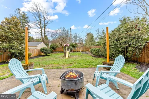 Exterior - 640 Coleraine Rd, Baltimore, MD 21229 photo 5 of 13