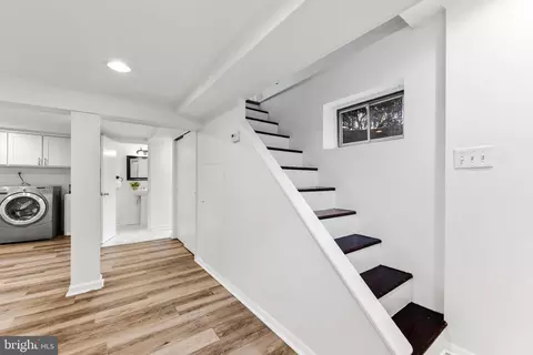 Entry Way - 640 Coleraine Rd, Baltimore, MD 21229 photo 3 of 3