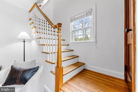 Entry Way - 640 Coleraine Rd, Baltimore, MD 21229 photo 1 of 3