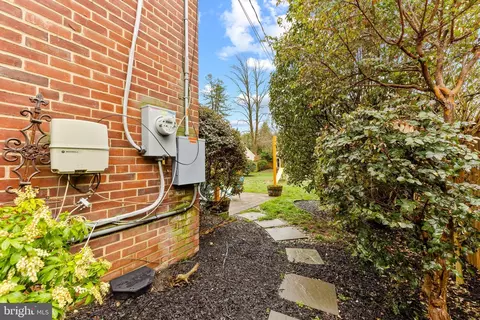 Exterior - 640 Coleraine Rd, Baltimore, MD 21229 photo 4 of 13