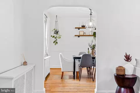Dining - 640 Coleraine Rd, Baltimore, MD 21229 photo 1 of 10