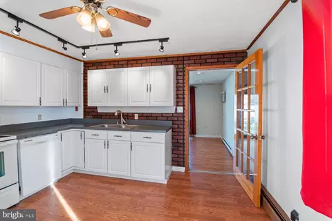 Kitchen - 15 Helicopter Dr, Middle River, MD 21220 photo 2 of 4