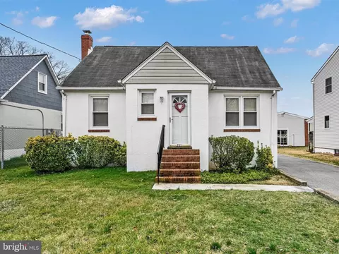 731 Essex Ave, Essex, MD 21221