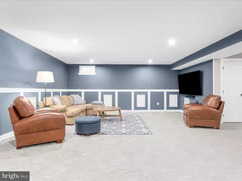 Living - 511 Williams Ct, Middle River, MD 21220 photo 3 of 3
