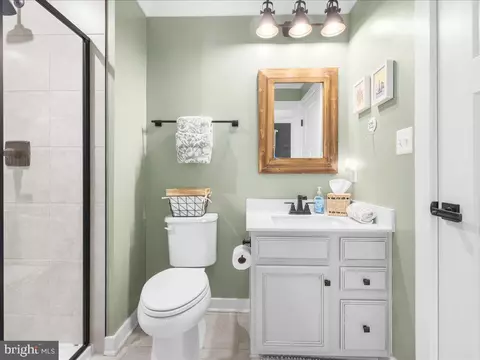 Bath - 511 Williams Ct, Middle River, MD 21220 photo 1 of 6