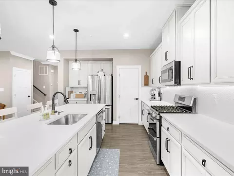 Kitchen - 511 Williams Ct, Middle River, MD 21220 photo 3 of 6