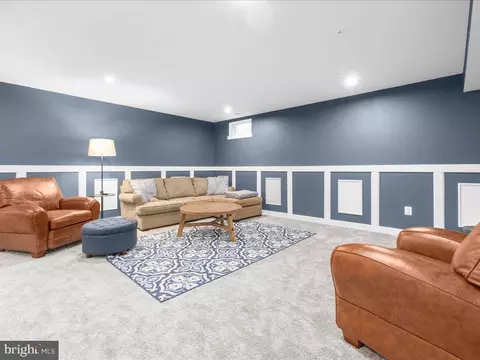Living - 511 Williams Ct, Middle River, MD 21220 photo 2 of 3