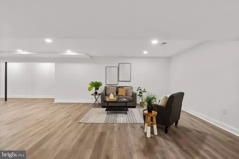 Living - 8601 Willow Run Rd, Windsor Mill, MD 21244 photo 10 of 11